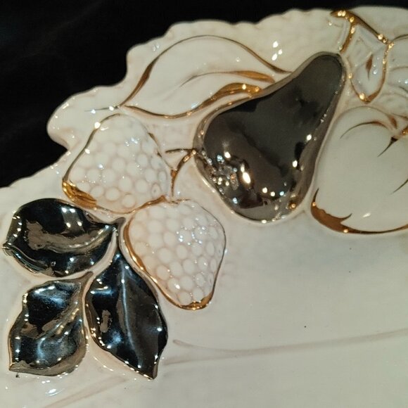 Divided Fruit Dish Made Painted In Italy clay Textured strawberry fig pear grape - Picture 4 of 9